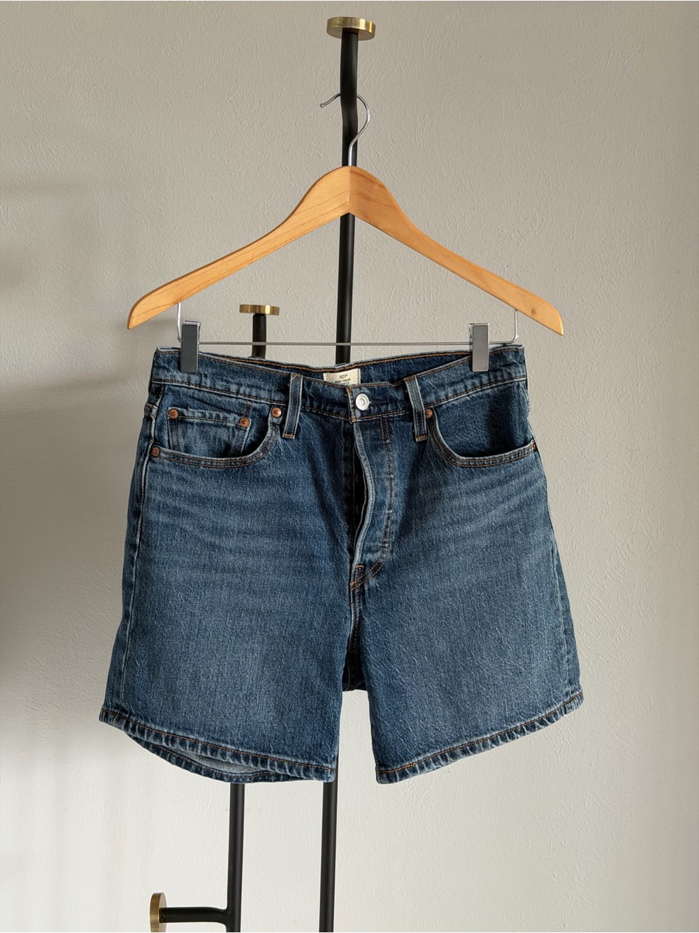 Women’s Levi 501 Mid Thigh Shorts
